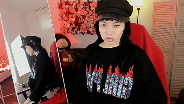 NeoGeisha online show from April 19, 1:10 pm