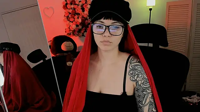 NeoGeisha online show from April 19, 6:10 pm