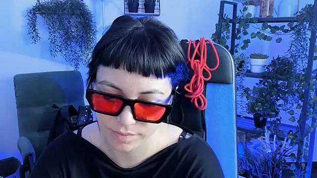 Snapshot of NeoGeisha chatting on May 18, 1:17 pm NeoGeisha online show from May 18, 1:17 pm