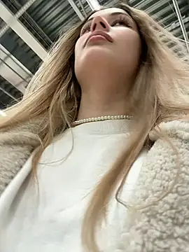 blonde exe online show from April 24, 3:14 pm