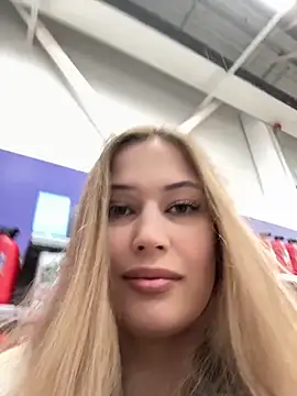 blonde exe online show from April 28, 3:17 pm