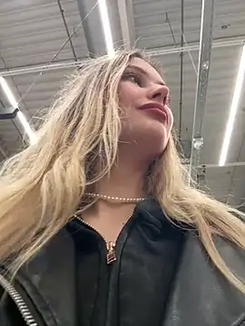 blonde exe online show from May 29, 2:15 pm