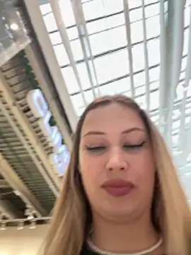 blonde exe online show from June 11, 3:10 pm