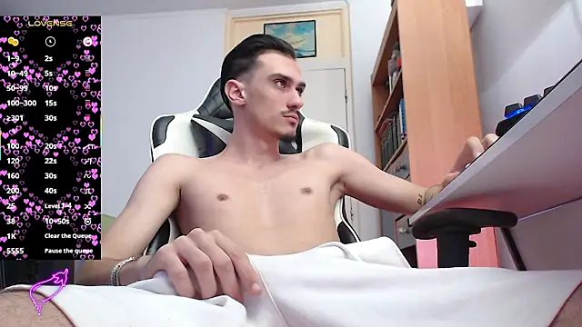 silasluxor online show from February 10, 9:35 am