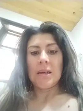 Lyonette reading1 online show from April 3, 5:11 pm