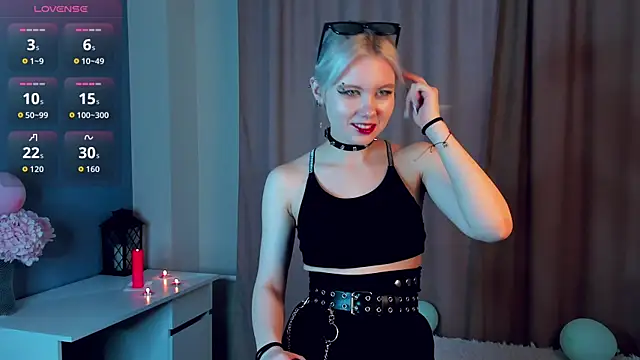 GoldenLenarz online show from April 4, 11:08 am