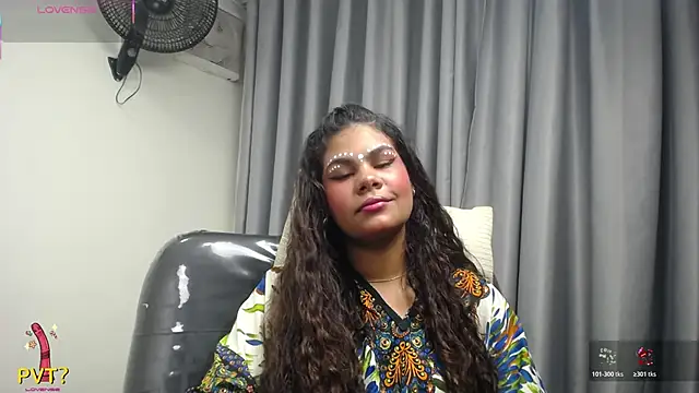 yaazhinii online show from March 20, 12:10 pm