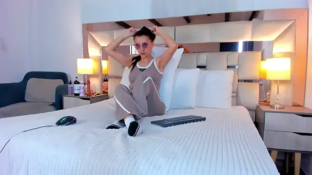 EloiseClairmont online show from April 8, 7:36 pm