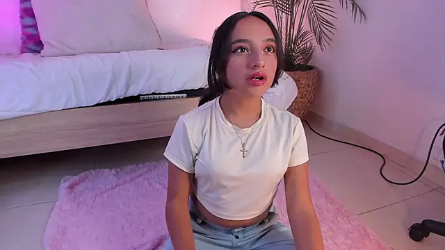  emily jonexs online show from April 25, 5:10 pm