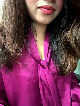 riya sharma11 online show from April 18, 7:07 pm