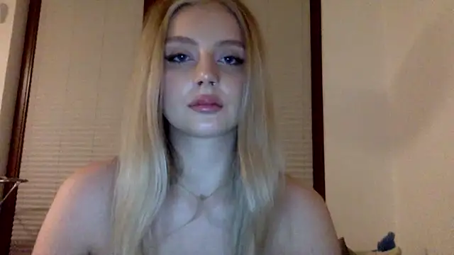 MayaWetDream online show from March 17, 9:18 pm