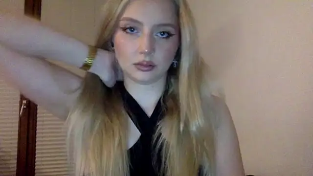 MayaWetDream online show from March 29, 5:24 pm