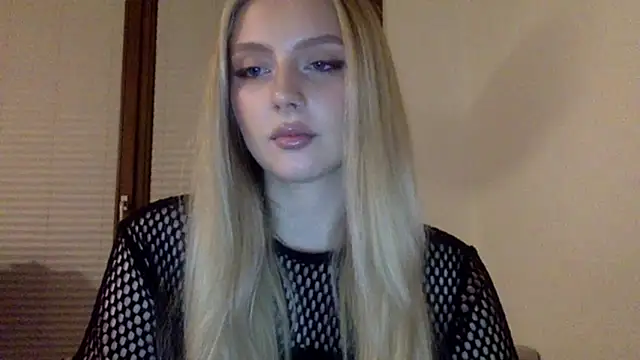 MayaWetDream online show from April 23, 8:11 pm