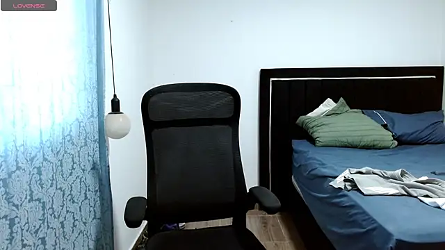 Pedestal diamant online show from March 8, 8:23 pm