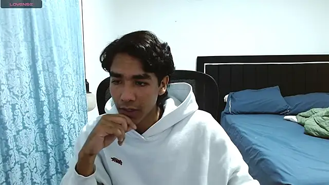 Pedestal diamant online show from April 4, 12:20 am