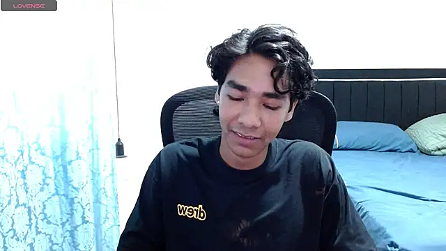 Pedestal diamant online show from April 23, 9:28 pm