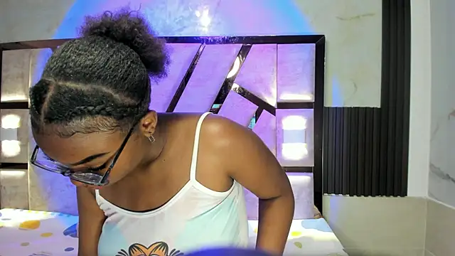 salem rosee online show from April 1, 1:50 am