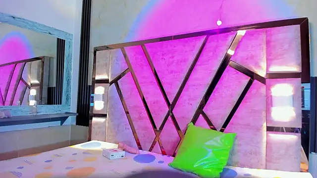 salem rosee online show from April 15, 1:56 am