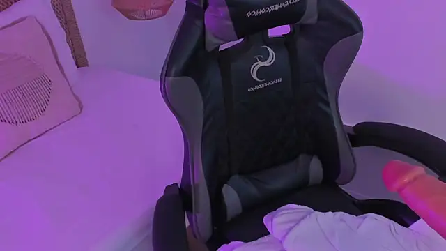 lilith visser online show from March 5, 7:54 pm