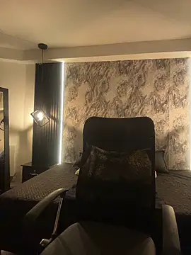 Dahlia-Rose online show from February 12, 7:31 pm