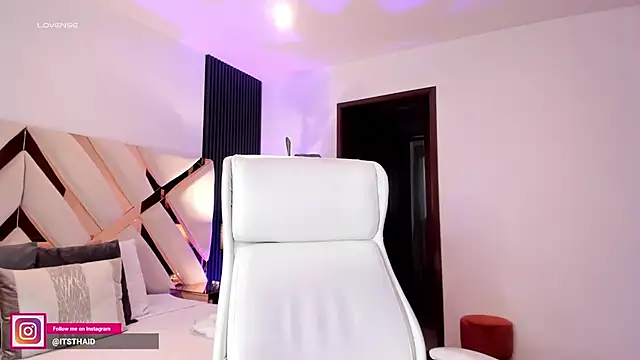 missthailand  online show from February 26, 10:20 pm