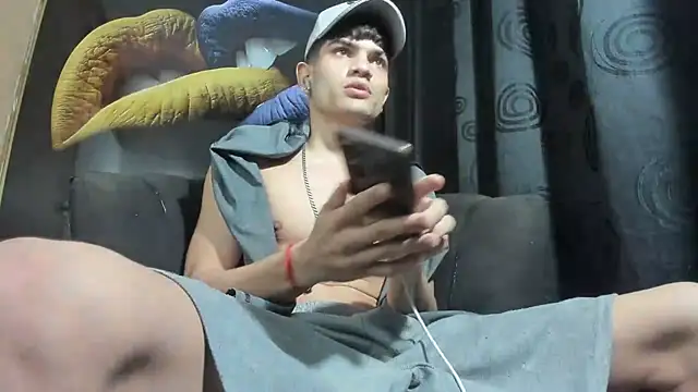 Snapshot of Jesshot_bigcock20cm chatting on August 6, 4:58 am Jesshot bigcock20cm online show from August 6, 4:58 am