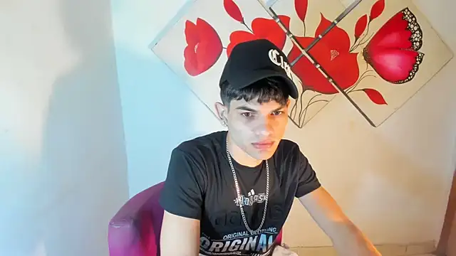 Snapshot of Jesshot_bigcock20cm chatting on August 9, 3:34 am Jesshot bigcock20cm online show from August 9, 3:34 am