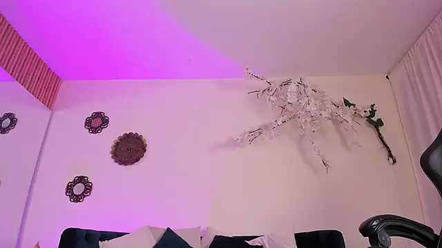 Jimena Adams online show from March 9, 7:40 pm