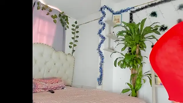 sweet supreme online show from February 9, 8:02 pm