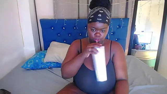 neighbor-ebony online show from July 18, 3:22 am