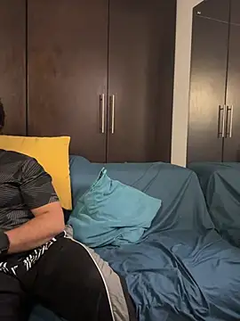 EmilyAndAndrew online show from February 20, 3:58 am