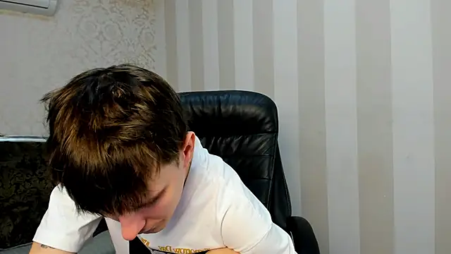 Snapshot of PackBev chatting on February 26, 7:57 pm PackBev online show from February 26, 7:57 pm