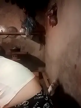 Snapshot of cuunon11 chatting on March 8, 12:52 am cuunon11 online show from March 8, 12:52 am