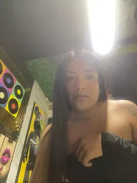 Snapshot of tranycamii chatting on February 5, 6:51 am tranycamii online show from February 5, 6:51 am