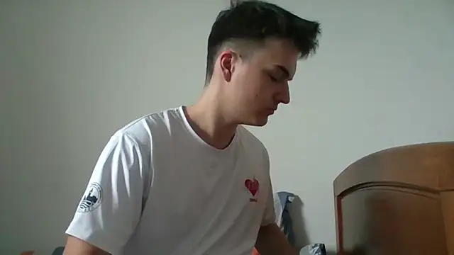 MrPine19 online show from February 26, 3:49 am