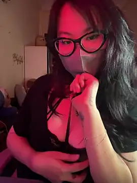 Snapshot of HaleyKin chatting on May 22, 3:39 pm HaleyKin online show from May 22, 3:39 pm