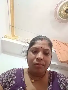 Snapshot of Horney_Bhabhi chatting on July 5, 5:14 am Horney Bhabhi online show from July 5, 5:14 am