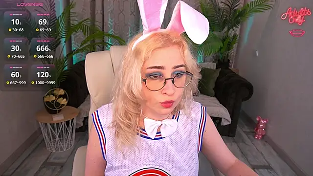 MillaLuxLove online show from April 13, 8:14 pm