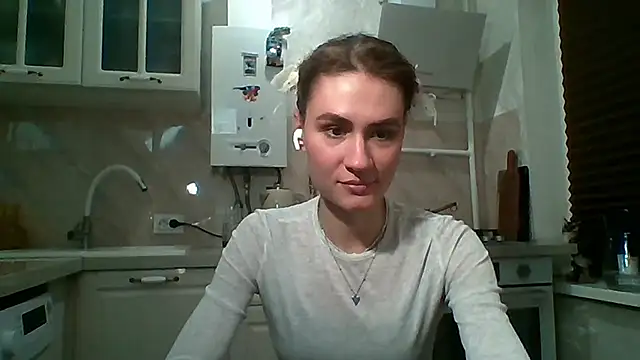 DeanneGilcher online show from March 6, 5:09 pm