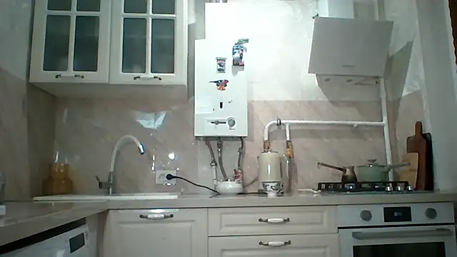 DeanneGilcher online show from March 7, 3:42 pm