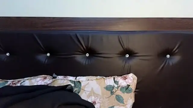 KavyaCurves online show from April 15, 7:32 pm