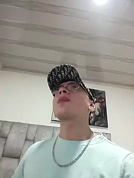 Emmanuel Lust online show from February 17, 11:50 am