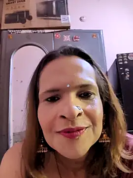 Snapshot of nikitalicious_ chatting on March 19, 7:18 pm nikitalicious online show from March 19, 7:18 pm
