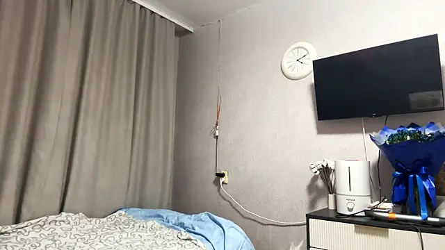 MilaSliger online show from February 27, 5:35 pm