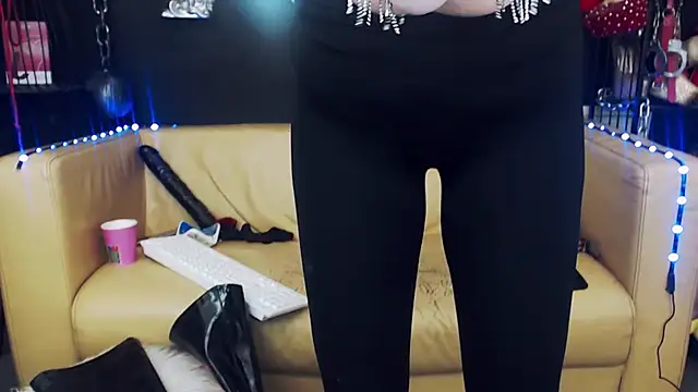 GoddessGeo online show from November 13, 5:23 pm