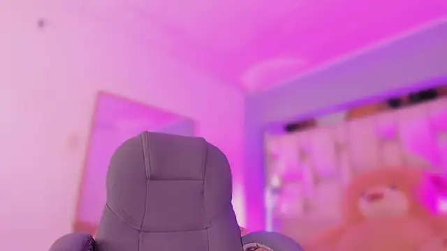 AishaKassandra online show from April 19, 11:20 am