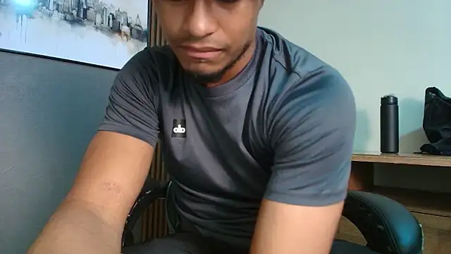 Snapshot of Kai_Moreno chatting on February 28, 7:48 pm Kai Moreno online show from February 28, 7:48 pm