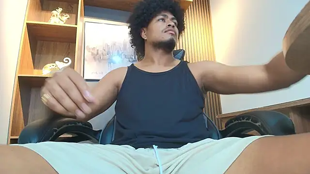 Snapshot of Kai_Moreno chatting on March 6, 6:59 pm Kai Moreno online show from March 6, 6:59 pm