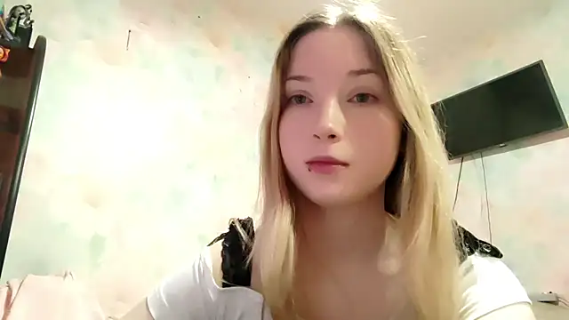 TiaBIanks online show from March 19, 8:29 am