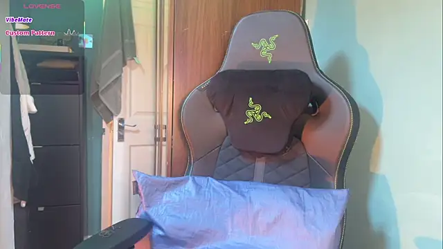 JadeAlexis403 online show from February 14, 9:39 am